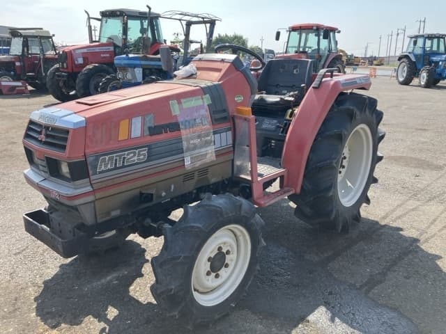 Tractor — Auction (lot 8458-2323)