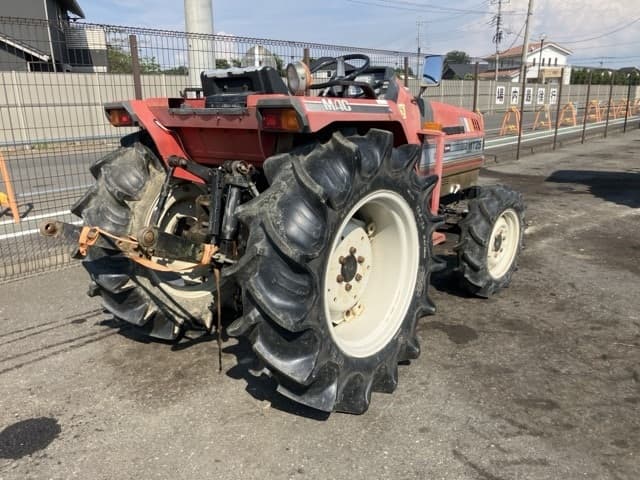 Tractor — Auction (lot 8458-2323)