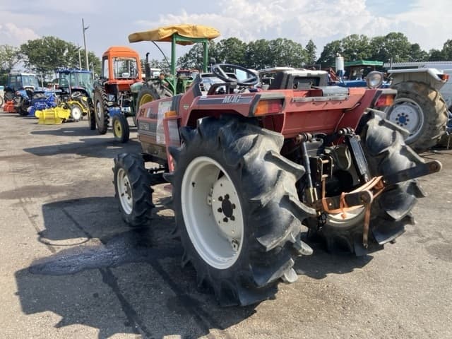 Tractor — Auction (lot 8458-2323)