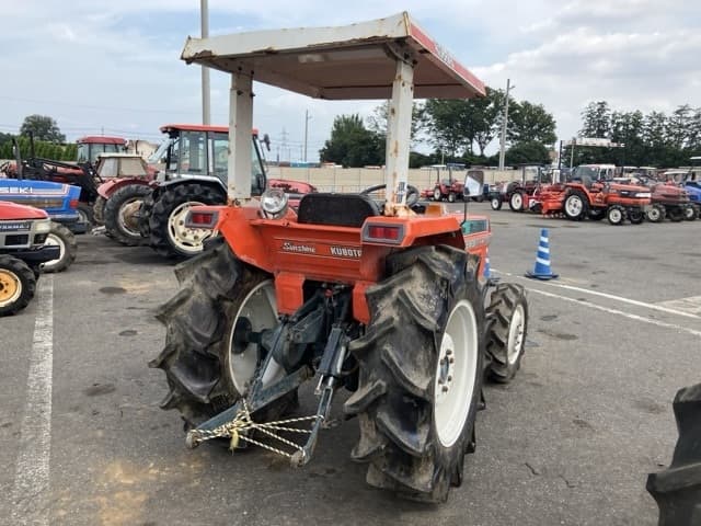 Tractor — Auction (lot 8458-2324)