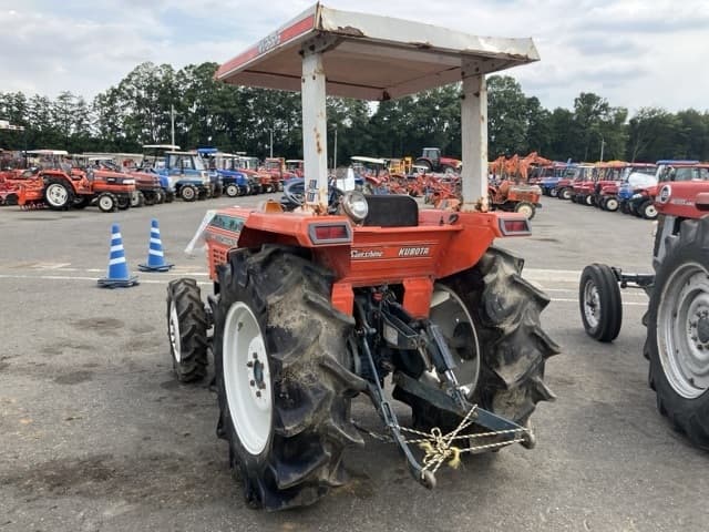 Tractor — Auction (lot 8458-2324)