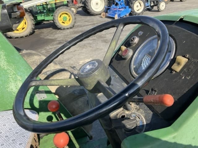 Tractor — Auction (lot 8458-2335)