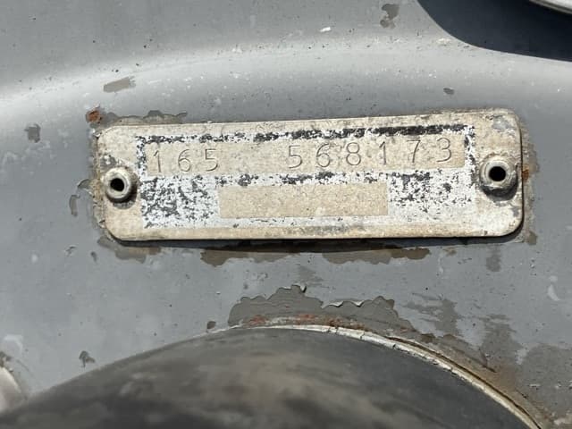 Tractor — Auction (lot 8458-2337)