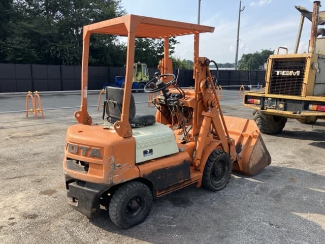 SHOVEL LOADER — Auction (lot 8458-237)
