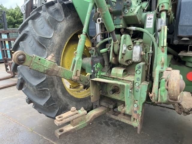 Tractor — Auction (lot 8458-23801)