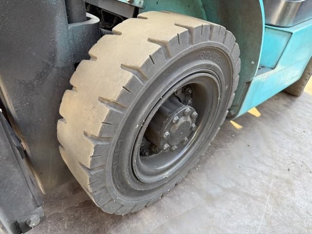 Forklift — Auction (lot 8458-24001)