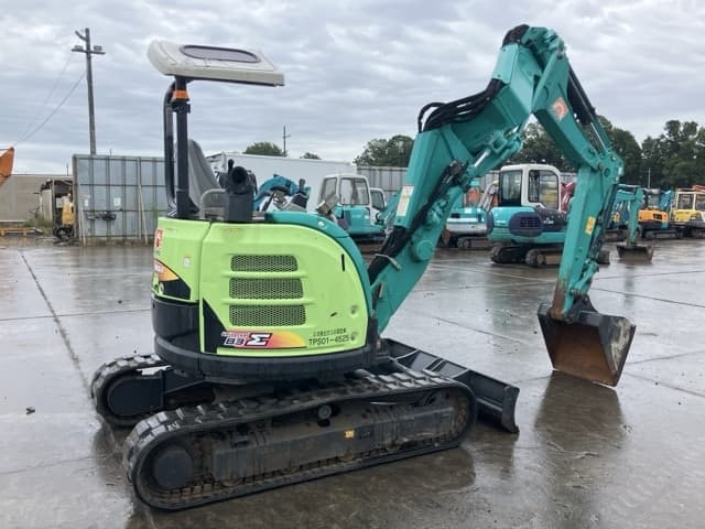 MINI EXCAVATOR — Auction (lot 8458-243)