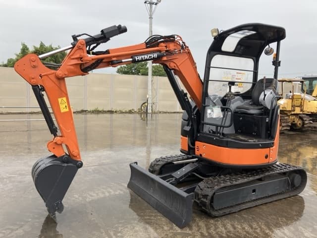 MINI EXCAVATOR — Auction (lot 8458-247)
