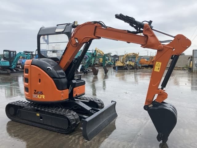 MINI EXCAVATOR — Auction (lot 8458-247)
