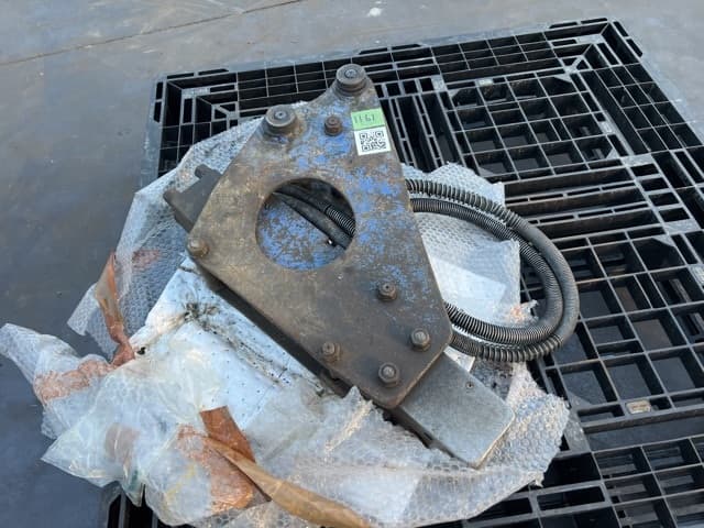 BREAKER — Auction (lot 8458-26001)