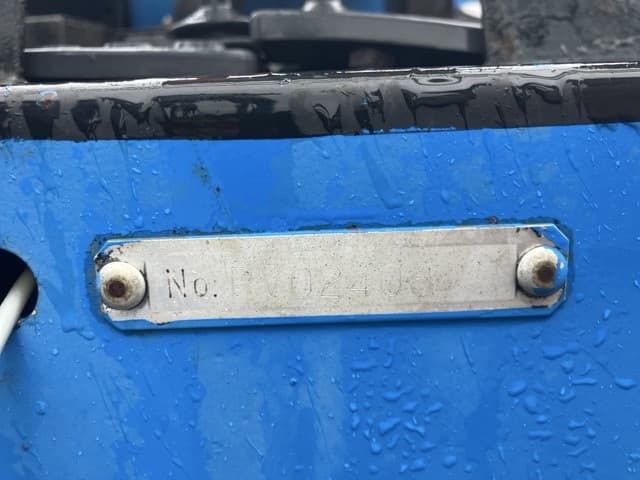 MINI EXCAVATOR — Auction (lot 8458-273)