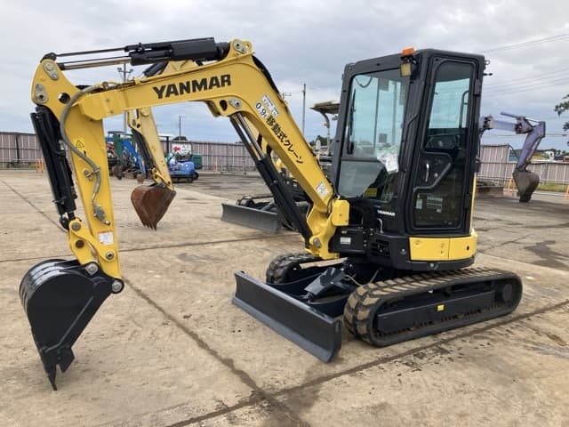 MINI EXCAVATOR — Auction (lot 8458-282)