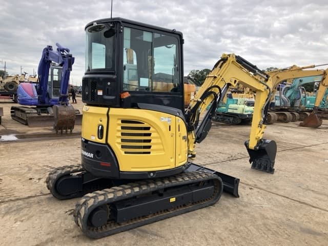 MINI EXCAVATOR — Auction (lot 8458-282)