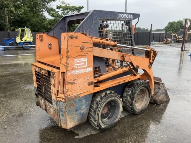 SKID STEER LOADER — Auction (lot 8458-294)