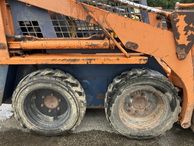 SKID STEER LOADER — Auction (lot 8458-294)