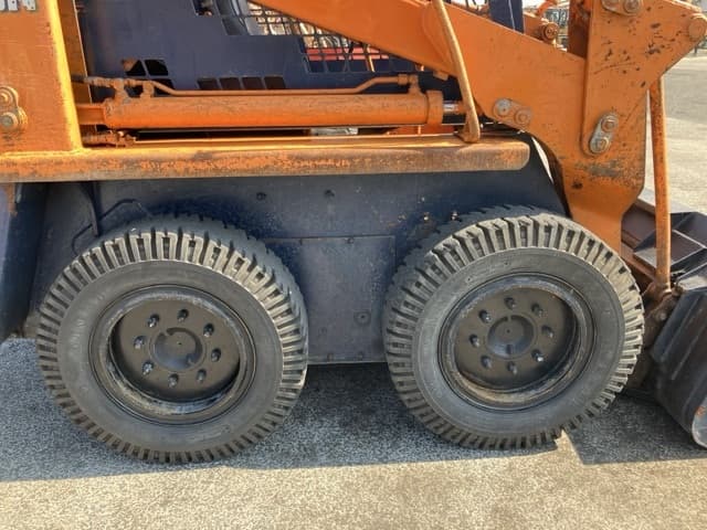 SKID STEER LOADER — Auction (lot 8458-3)