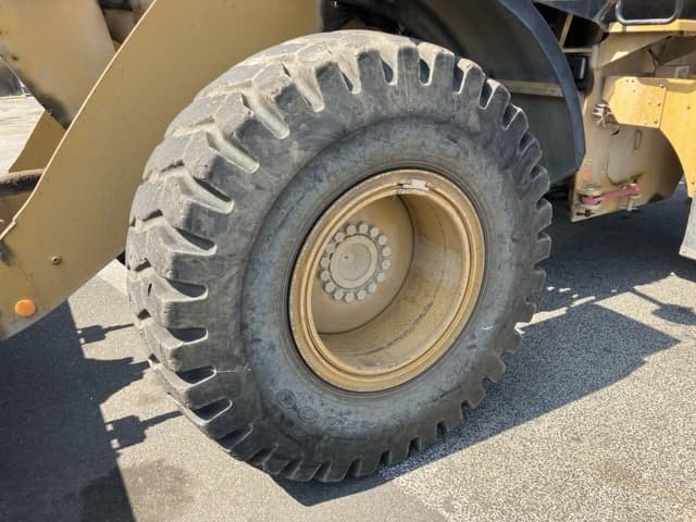WHEEL LOADER — Auction (lot 8458-30)