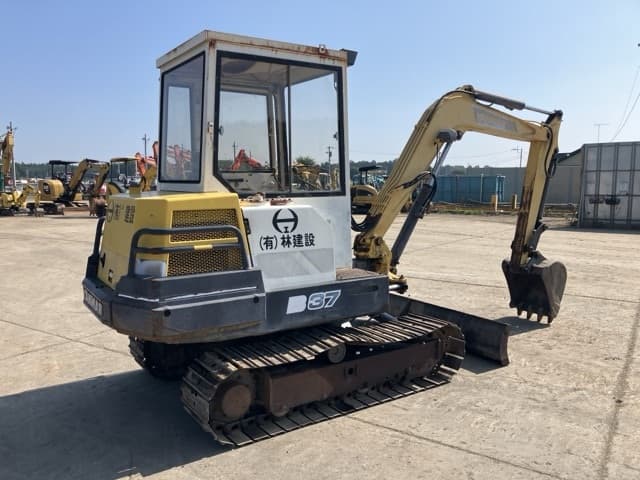 MINI EXCAVATOR — Auction (lot 8458-31)