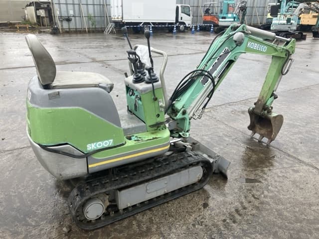 MINI EXCAVATOR — Auction (lot 8458-317)