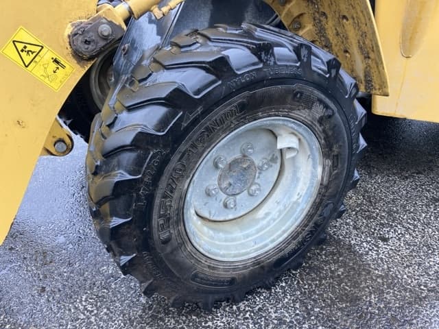 MINI WHEEL LOADER — Auction (lot 8458-324)