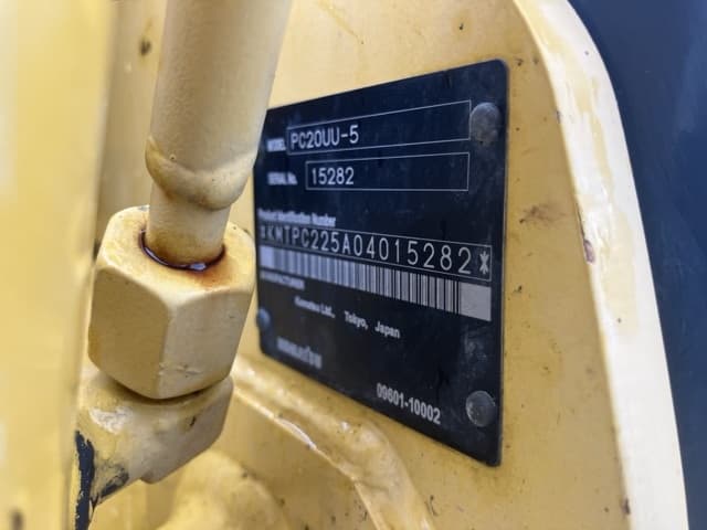 MINI EXCAVATOR — Auction (lot 8458-327)