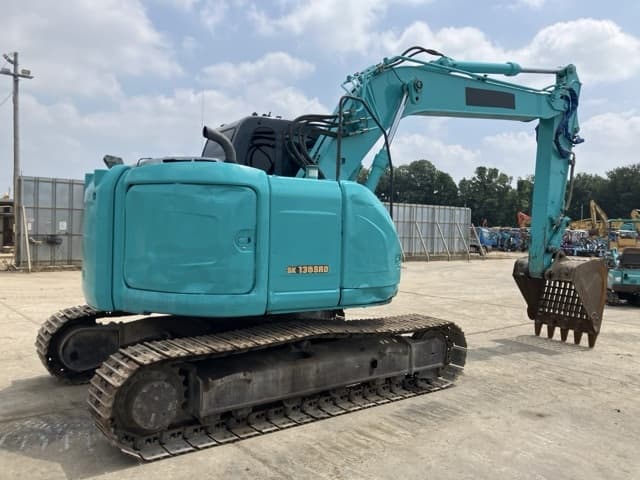 EXCAVATOR — Auction (lot 8458-33)