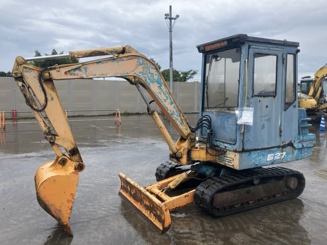 MINI EXCAVATOR — Auction (lot 8458-331)