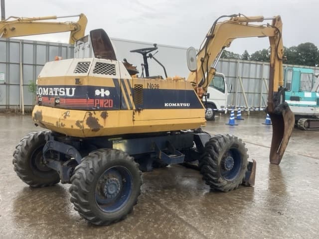 MINI EXCAVATOR — Auction (lot 8458-332)