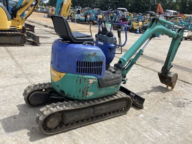 MINI EXCAVATOR — Auction (lot 8458-336)