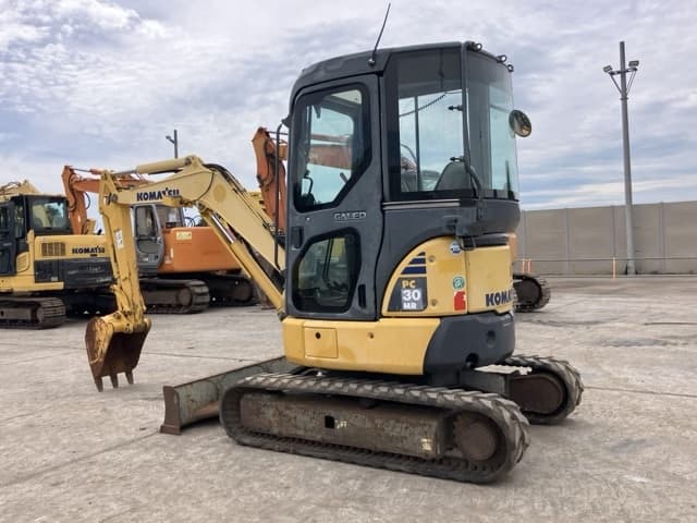 MINI EXCAVATOR — Auction (lot 8458-354)