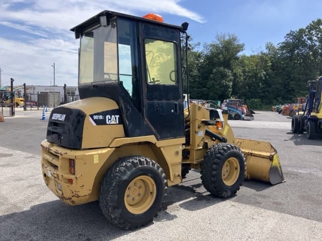 MINI WHEEL LOADER — Auction (lot 8458-356)