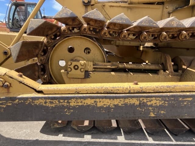 Bulldozer — Auction (lot 8458-357)