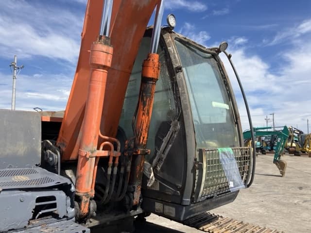 EXCAVATOR — Auction (lot 8458-370)