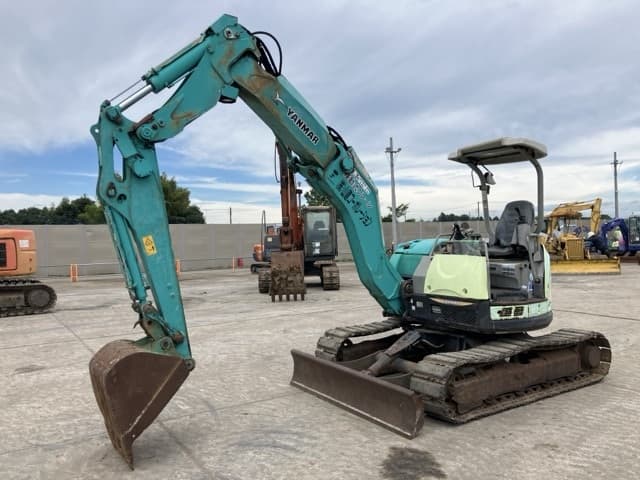 MINI EXCAVATOR — Auction (lot 8458-372)