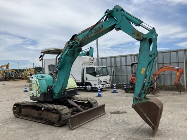MINI EXCAVATOR — Auction (lot 8458-372)