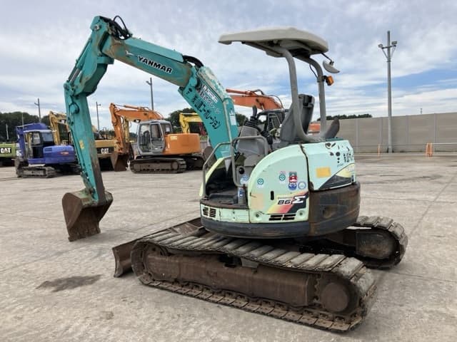 MINI EXCAVATOR — Auction (lot 8458-372)