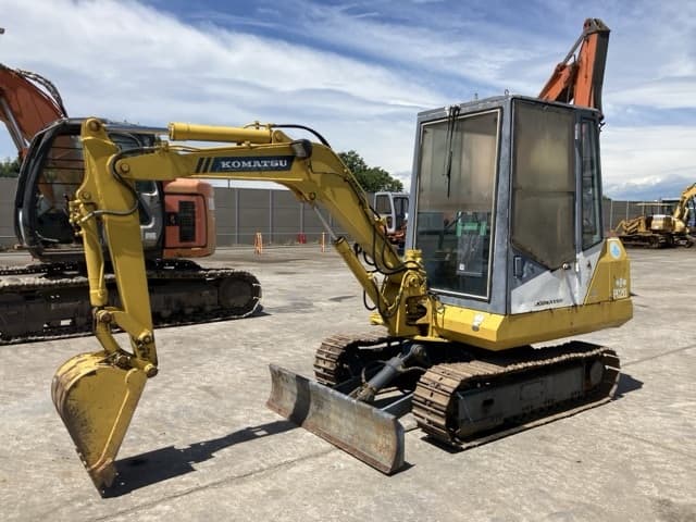 MINI EXCAVATOR — Auction (lot 8458-379)