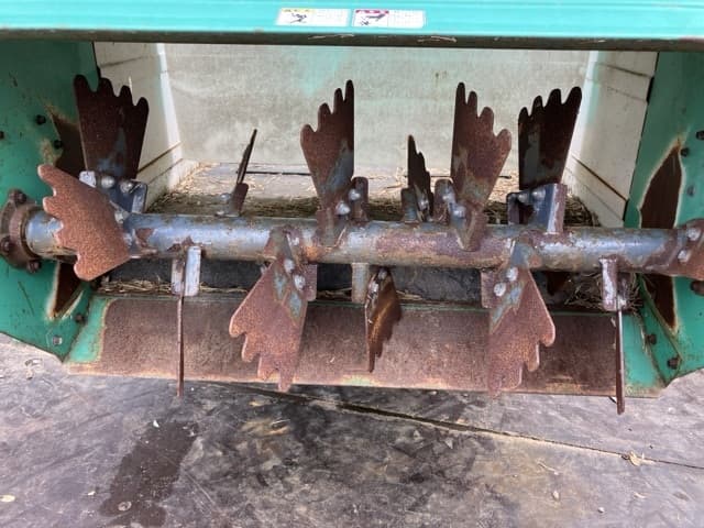 MANURE SPREADER — Auction (lot 8458-3801)