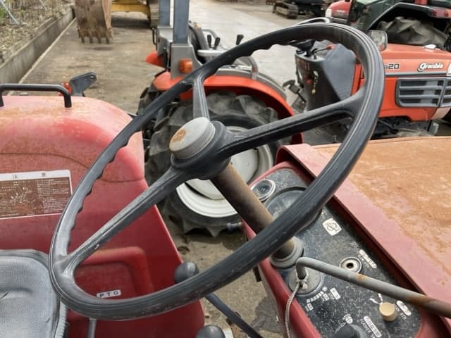 Tractor — Auction (lot 8458-3805)