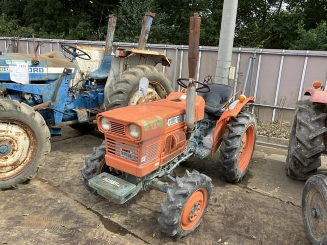 Tractor — Auction (lot 8458-3806)