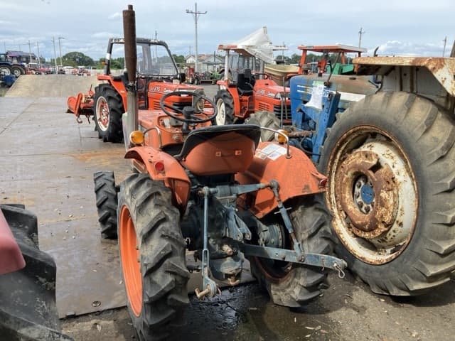 Tractor — Auction (lot 8458-3806)