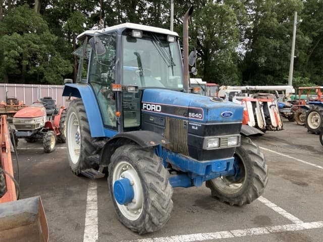 Tractor — Auction (lot 8458-3808)