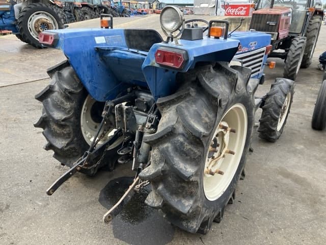 Tractor — Auction (lot 8458-3809)