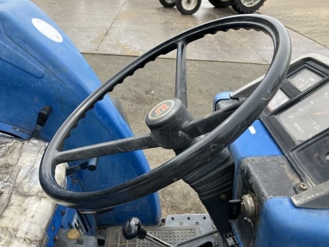 Tractor — Auction (lot 8458-3809)