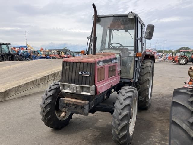 Tractor — Auction (lot 8458-3810)