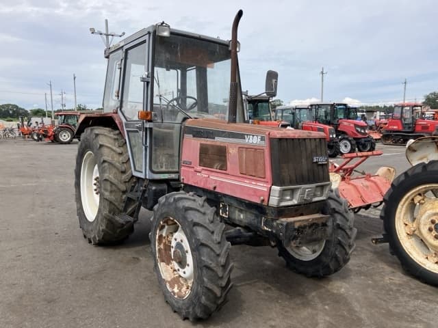 Tractor — Auction (lot 8458-3810)