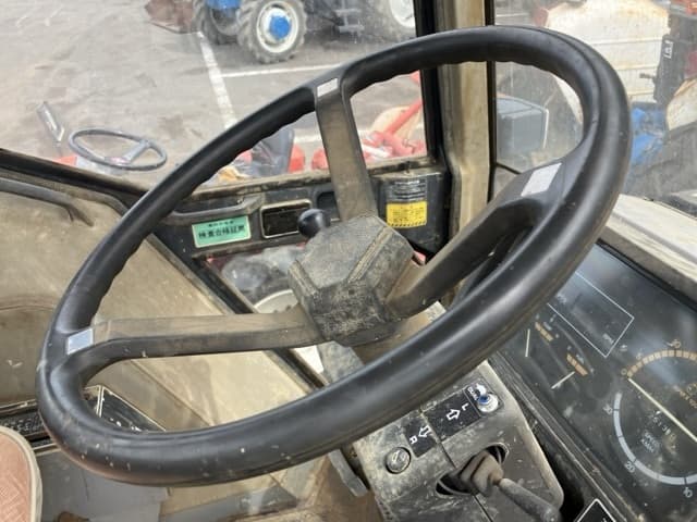 Tractor — Auction (lot 8458-3810)