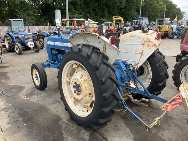 Tractor — Auction (lot 8458-3813)