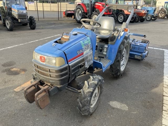 Tractor — Auction (lot 8458-3820)