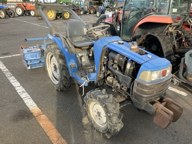 Tractor — Auction (lot 8458-3820)